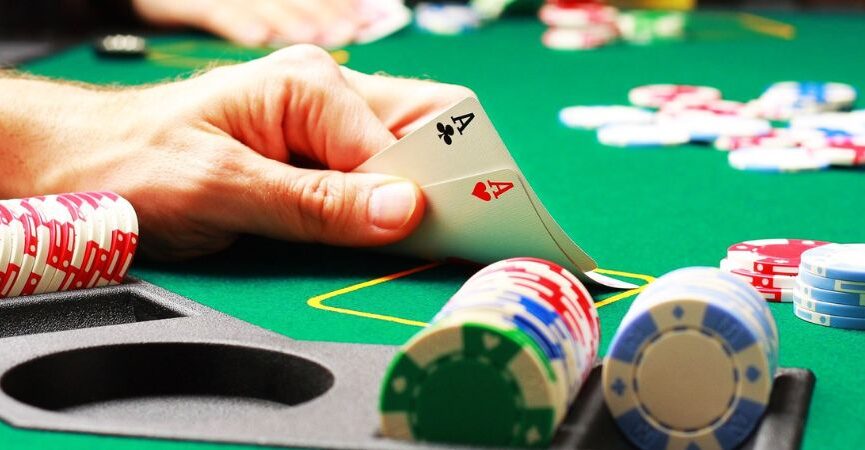Cách Chơi Poker Chi Tiết Nhanh Thắng Tân Thủ Nên Biết 