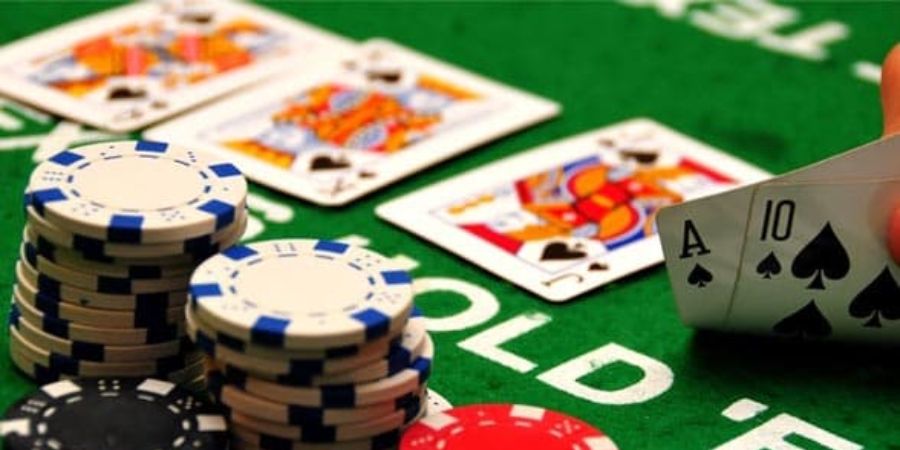 Tại sao trò chơi Poker thu hút nhiều người tham gia?